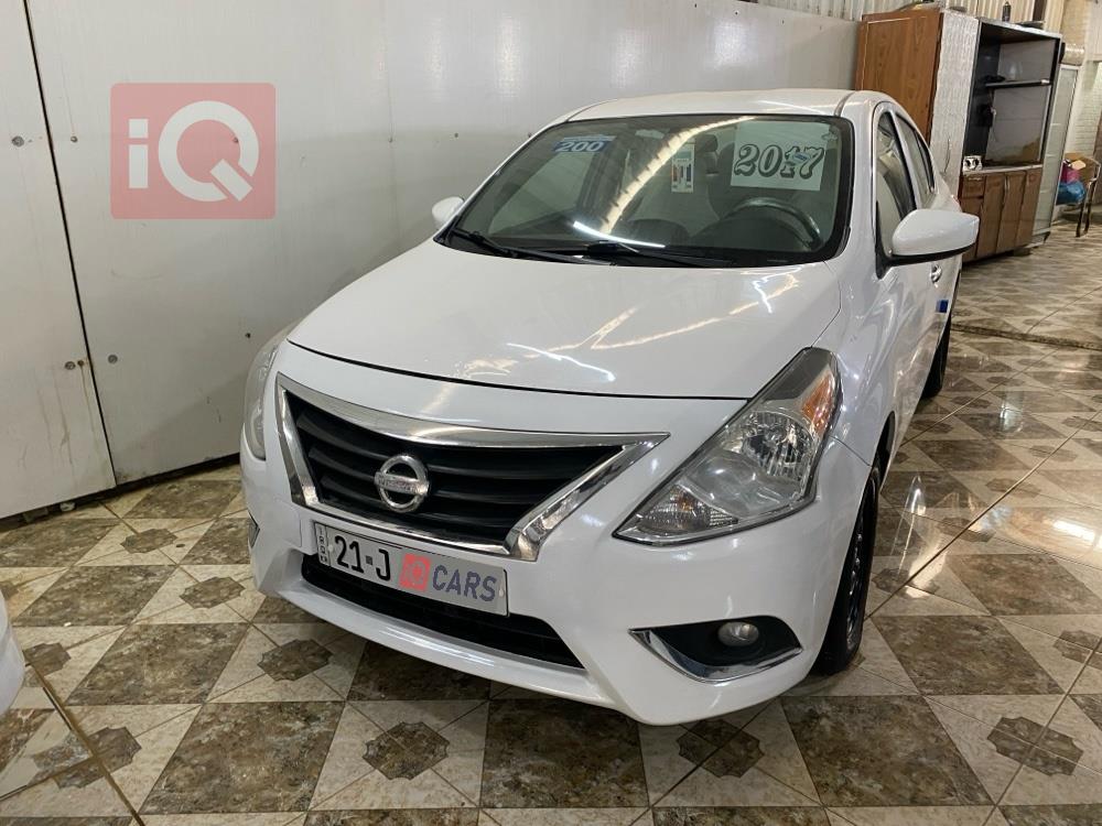 نيسان فيرسا